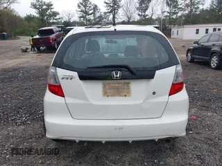 2010 Honda Fit with VIN JHMGE8H23AC009813, listed as a IAAI auction lot 41900735 with 220,000 mi miles. Bid and sale history available at carsss.com. Image 15.