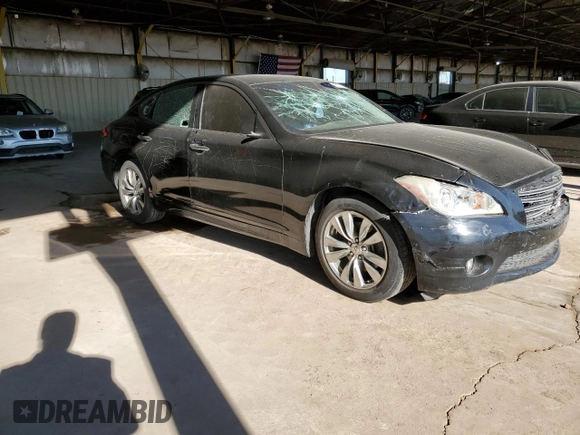 2013 Infiniti M z VIN JN1BY1AP5DM511286, wystawiony jako Copart lot #50391645 z przebiegiem 195 108 mil mil oraz Czysty tytuł • Clean title. Historia ofert i sprzedaży dostępna na DreamBid. Obrazek 4.