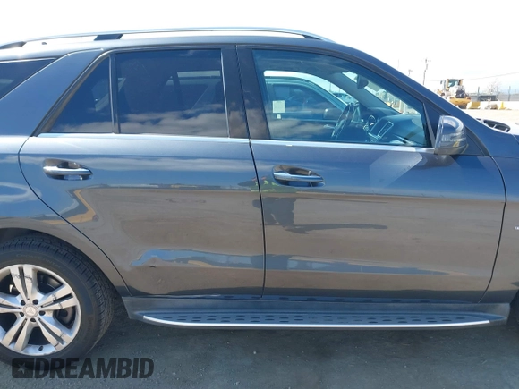 2012 Mercedes-Benz M ML 350 with VIN 4JGDA5HB6CA044757, listed as a IAAI auction lot 41858601 with 135,943 mi miles. Bid and sale history available at carsss.com. Image 13.