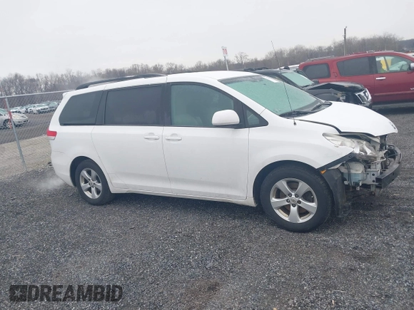 2012 Toyota Sienna LE AAS с VIN 5TDKK3DC3CS222218, выставлен на аукционе IAAI как лот 41535304 с пробегом 219 772 миль миль и . История ставок и продаж доступна на DreamBid. Изображение 13.