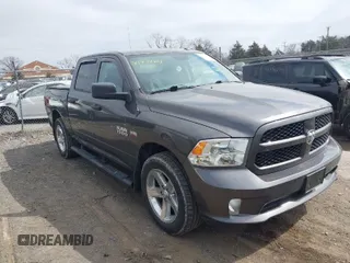 2017 Ram 1500 Express z VIN 3C6RR7KT2HG796410, wystawiony jako IAAI lot #41771608 z przebiegiem 140 662 mil mil oraz . Historia ofert i sprzedaży dostępna na DreamBid. Obrazek 1.