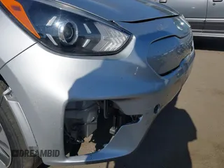 2020 Kia Niro EX Premium with VIN KNDCE3LG1L5071000, listed as a IAAI auction lot 42164125 with 30,831 mi miles and . Bid and sale history available at DreamBid. Image 6.