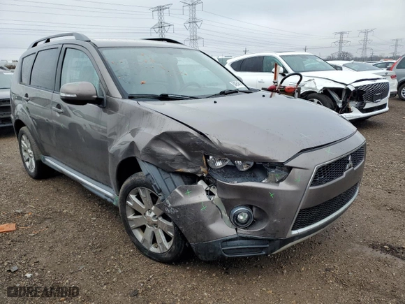 2011 Mitsubishi Outlander SE with VIN JA4AS3AW2BU016189, listed as a Copart auction lot 84054614 with 177,855 mi miles and Salvage Title. Bid and sale history available at carsss.com. Image 4.