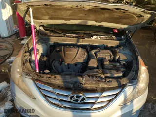 2013 Hyundai Sonata SE with VIN 5NPEC4AC3DH665190, listed as a IAAI auction lot 41124502 with 247,086 mi miles. Bid and sale history available at carsss.com. Image 10.