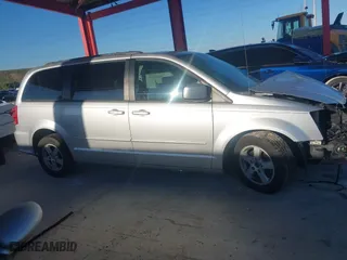2011 Dodge Grand Caravan Mainstreet with VIN 2D4RN3DG1BR774285, listed as a IAAI auction lot 41668048 with 157,662 mi miles. Bid and sale history available at carsss.com. Image 13.