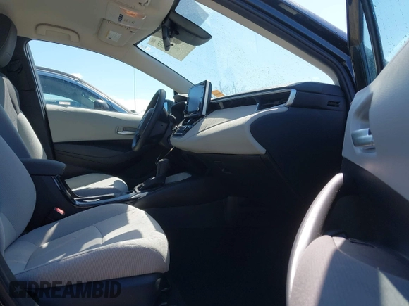 2021 Toyota Corolla LE with VIN 5YFEPMAEXMP161048, listed as a IAAI auction lot 42041751 with 30,650 mi miles and . Bid and sale history available at DreamBid. Image 5.