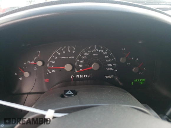 2003 Ford Expedition Special Service z VIN 1FMPU16L63LC45698, wystawiony jako Copart lot #70058684 z przebiegiem 163 798 mil mil oraz Szkoda całkowita • Salvage title. Historia ofert i sprzedaży dostępna na DreamBid. Obrazek 9.