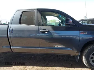 2010 Toyota Tundra 4WD Truck with VIN 5TFUY5F18AX111590, listed as a IAAI auction lot 41725142 with 116,360 mi miles. Bid and sale history available at carsss.com. Image 13.