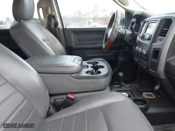 2018 Ram 2500 Tradesman with VIN 3C6UR5CJ4JG147600, listed as a IAAI auction lot 41514148 with 115,289 mi miles. Bid and sale history available at carsss.com. Image 5.