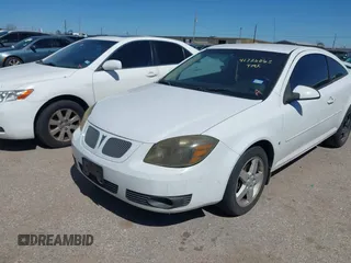 2008 Pontiac G5 with VIN 1G2AL18F887217488, listed as a IAAI auction lot 41726062 with 1 mi miles. Bid and sale history available at carsss.com. Image 2.