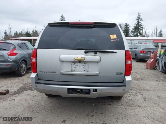 2010 Chevrolet Suburban LS with VIN 1GNUKHE33AR254447, listed as a IAAI auction lot 41727372 with 178,798 mi miles. Bid and sale history available at carsss.com. Image 16.