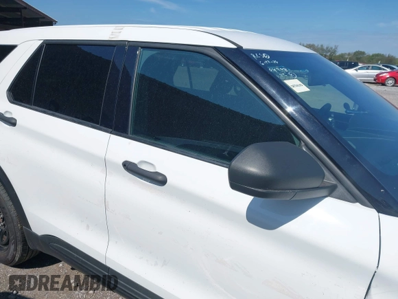 2021 Ford Police Interceptor Utility z VIN 1FM5K8AB0MGB04298, wystawiony jako IAAI lot #40204106 z przebiegiem 74 293 mil mil oraz . Historia ofert i sprzedaży dostępna na DreamBid. Obrazek 13.