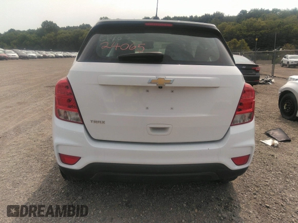 2019 Chevrolet Trax LS with VIN 3GNCJKSB4KL388884, listed as a IAAI auction lot 39924065 with 67,454 mi miles. Bid and sale history available at carsss.com. Image 17.