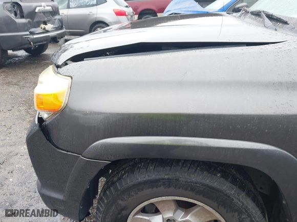2011 Toyota 4Runner SR5 with VIN JTEZU5JR5B5018288, listed as a IAAI auction lot 41554553 with 206,106 mi miles. Bid and sale history available at carsss.com. Image 20.