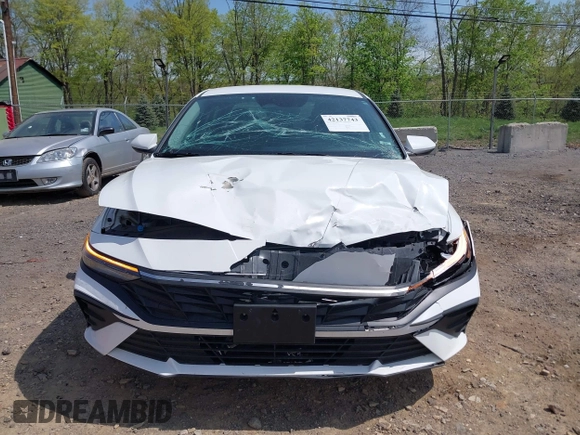 2024 Hyundai Elantra SEL with VIN KMHLM4DG5RU641629, listed as a IAAI auction lot 42137743 with 34,881 mi miles and . Bid and sale history available at DreamBid. Image 6.