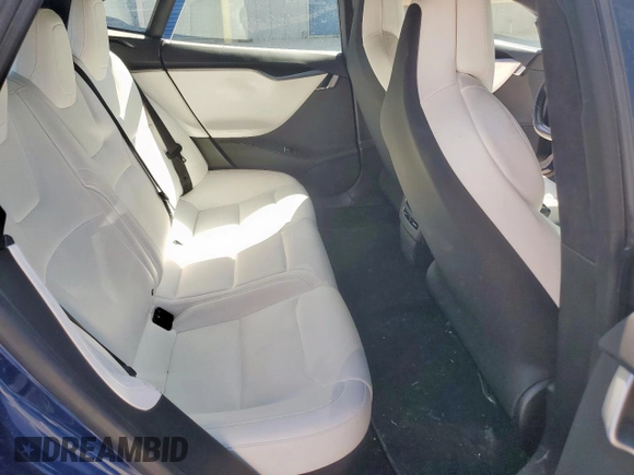 2019 Tesla Model S 75D z VIN 5YJSA1E2XKF339553, wystawiony jako Copart lot #52407075 z przebiegiem 121 491 mil mil oraz Szkoda całkowita • Salvage title. Historia ofert i sprzedaży dostępna na DreamBid. Obrazek 10.