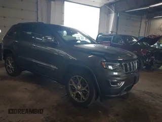 2021 Jeep Grand Cherokee 80th Anniversary z VIN 1C4RJFBG1MC831772, wystawiony jako IAAI lot #42227486 z przebiegiem 50 082 mil mil oraz . Historia ofert i sprzedaży dostępna na DreamBid. Obrazek 1.