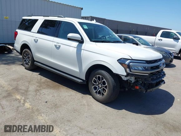 2023 Ford Expedition Max XLT z VIN 1FMJK1H85PEA63621, wystawiony jako IAAI lot #42229772 z przebiegiem 21 879 mil mil oraz . Historia ofert i sprzedaży dostępna na DreamBid. Obrazek 1.