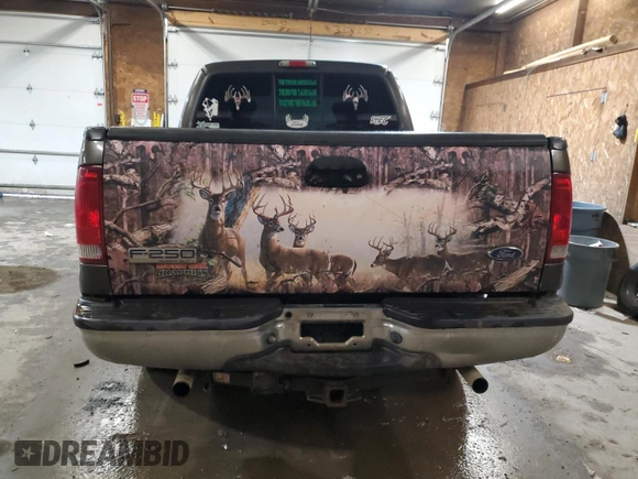 2005 Ford F-250 XL z VIN 1FTSX215X5EC77078, wystawiony jako Copart lot #43206515 z przebiegiem 174 764 mil mil oraz Szkoda całkowita • Salvage title. Historia ofert i sprzedaży dostępna na DreamBid. Obrazek 6.