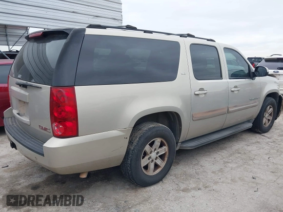 2007 GMC Yukon XL SLT z VIN 1GKFC16097R280171, wystawiony jako IAAI lot #41319694 z przebiegiem 241 553 mil mil oraz . Historia ofert i sprzedaży dostępna na DreamBid. Obrazek 4.