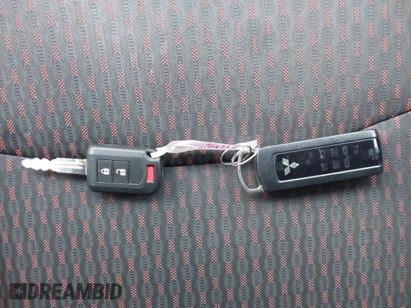 2019 Mitsubishi Outlander ES z VIN JA4AR3AU9KU025952, wystawiony jako IAAI lot #40968572 z przebiegiem 81 620 mil mil oraz . Historia ofert i sprzedaży dostępna na DreamBid. Obrazek 11.