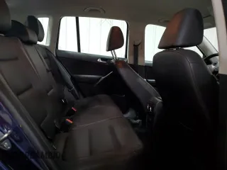 2016 Volkswagen Tiguan S z VIN WVGBV7AX6GW529387, wystawiony jako Copart lot #56159045 z przebiegiem 76 213 mil mil oraz Szkoda całkowita • Salvage title. Historia ofert i sprzedaży dostępna na DreamBid. Obrazek 11.