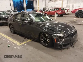 2018 BMW 3 Series 340i z VIN WBA8B3G51JNU36566, wystawiony jako IAAI lot #41073924 z przebiegiem 60 246 mil mil oraz . Historia ofert i sprzedaży dostępna na DreamBid. Obrazek 1.