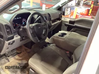2019 Ford F-150 XL z VIN 1FTMF1CB0KKD36063, wystawiony jako IAAI lot #42459469 z przebiegiem 104 067 mil mil oraz . Historia ofert i sprzedaży dostępna na DreamBid. Obrazek 26.
