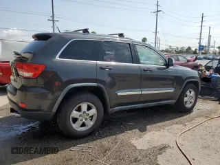 2011 Jeep Grand Cherokee Laredo z VIN 1J4RR4GG2BC518713, wystawiony jako Copart lot #55947995 z przebiegiem 119 783 mil mil oraz Szkoda całkowita • Salvage title. Historia ofert i sprzedaży dostępna na DreamBid. Obrazek 3.