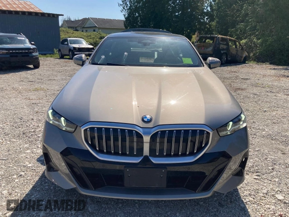 2024 BMW 5 Series 530i xDrive with VIN WBA53FJ00RCS35232, listed as a Copart auction lot 48305955 with 23,728 mi miles and Clean Title. Bid and sale history available at carsss.com. Image 5.