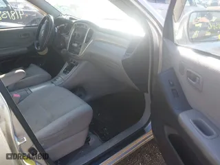 2006 Toyota Highlander w/3rd Row with VIN JTEEP21A660152471, listed as a IAAI auction lot 41813846 with 336,713 mi miles. Bid and sale history available at carsss.com. Image 5.