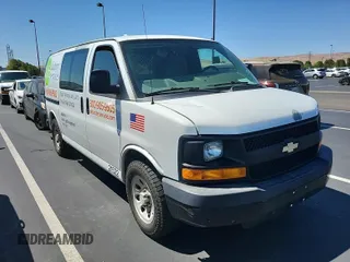 2012 Chevrolet Express Cargo z VIN 1GCSGAFX9C1137368, wystawiony jako IAAI lot #42619588 z przebiegiem 226 230 mil mil oraz . Historia ofert i sprzedaży dostępna na DreamBid. Obrazek 57.