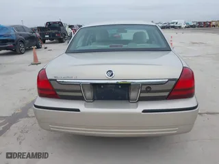 2007 Mercury Grand Marquis LS with VIN 2MEHM75V87X612932, listed as a IAAI auction lot 41697881 with 189,400 mi miles. Bid and sale history available at carsss.com. Image 16.