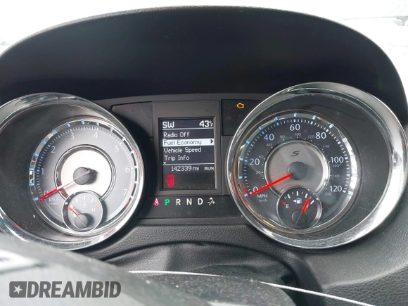 2014 Chrysler Town & Country S with VIN 2C4RC1HG2ER132454, listed as a IAAI auction lot 41743664 with 142,339 mi miles. Bid and sale history available at carsss.com. Image 7.