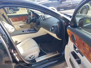 2012 Jaguar XJ XJL z VIN SAJWA2GB2CLV24457, wystawiony jako IAAI lot #42178795 z przebiegiem 133 050 mil mil oraz . Historia ofert i sprzedaży dostępna na DreamBid. Obrazek 5.