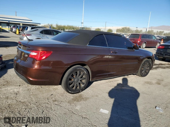 2013 Chrysler 200 Touring z VIN 1C3BCBEG2DN703954, wystawiony jako Copart lot #83641284 z przebiegiem 110 184 mil mil oraz Szkoda całkowita • Salvage title. Historia ofert i sprzedaży dostępna na DreamBid. Obrazek 3.