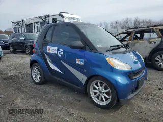 2008 Smart fortwo Pure z VIN WMEEJ31X38K136723, wystawiony jako Copart lot #49301765 z przebiegiem 63 431 mil mil oraz Czysty tytuł • Clean title. Historia ofert i sprzedaży dostępna na DreamBid. Obrazek 4.