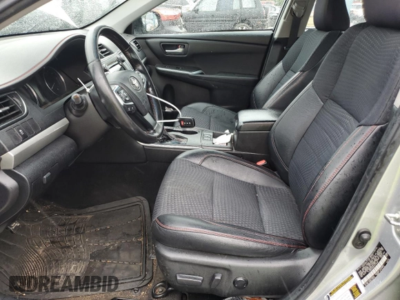 2015 Toyota Camry LE z VIN 4T1BD1FK3FU171799, wystawiony jako Copart lot #56797395 z przebiegiem 281 313 mil mil oraz Czysty tytuł • Clean title. Historia ofert i sprzedaży dostępna na DreamBid. Obrazek 7.