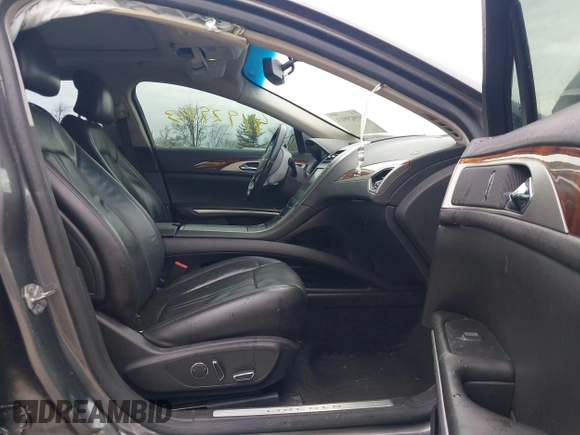 2014 Lincoln MKZ with VIN 3LN6L2GK2ER818577, listed as a IAAI auction lot 41929913 with 185,062 mi miles. Bid and sale history available at carsss.com. Image 5.