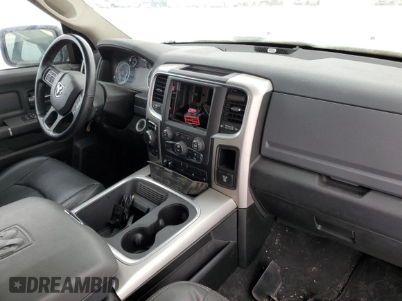 2019 Ram 1500 Big Horn z VIN 1C6RR7LT3KS744346, wystawiony jako Copart lot #46483155 z przebiegiem 19 045 mil mil oraz Szkoda całkowita • Salvage title. Historia ofert i sprzedaży dostępna na DreamBid. Obrazek 9.