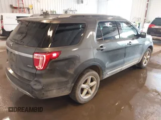 2017 Ford Explorer XLT z VIN 1FM5K8D80HGD83712, wystawiony jako IAAI lot #42442129 z przebiegiem 196 825 mil mil oraz . Historia ofert i sprzedaży dostępna na DreamBid. Obrazek 4.