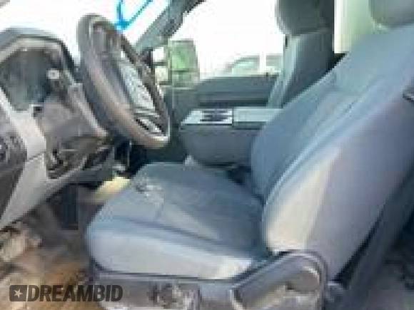 2013 Ford F-250 XL z VIN 1FDBF2B6XDEB43045, wystawiony jako IAAI lot #42511129 z przebiegiem 607 408 mil mil oraz . Historia ofert i sprzedaży dostępna na DreamBid. Obrazek 31.