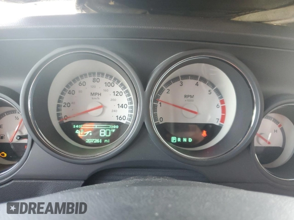 2009 Dodge Challenger R/T z VIN 2B3LJ54T29H635811, wystawiony jako Copart lot #57065925 z przebiegiem 207 261 mil mil oraz Czysty tytuł • Clean title. Historia ofert i sprzedaży dostępna na DreamBid. Obrazek 9.