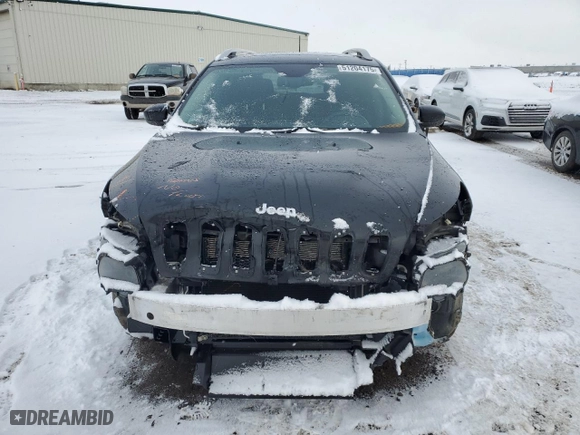 2016 Jeep Cherokee Latitude with VIN 1C4PJMCS9GW147084, listed as a Copart auction lot 51204175 with 192,146 mi miles and Salvage Title. Bid and sale history available at carsss.com. Image 5.