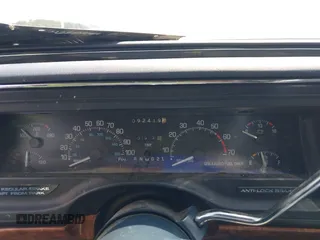 1992 Buick Park Avenue с VIN 1G4CW53L6N1610450, выставлен на аукционе IAAI как лот 42227069 с пробегом 92 419 миль миль и . История ставок и продаж доступна на DreamBid. Изображение 7.