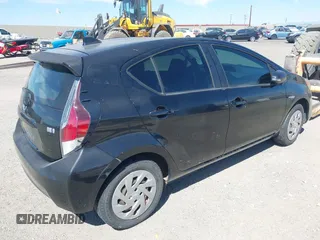 2016 Toyota Prius One z VIN JTDKDTB31G1122487, wystawiony jako IAAI lot #41866418 z przebiegiem 74 035 mil mil oraz . Historia ofert i sprzedaży dostępna na DreamBid. Obrazek 4.