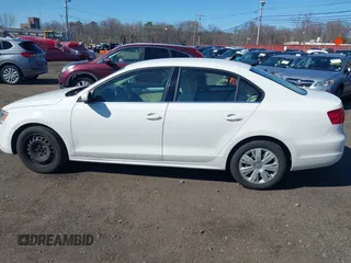 2013 Volkswagen Jetta Sedan SE with VIN 3VWDP7AJXDM373902, listed as a IAAI auction lot 41858011 with 153,974 mi miles. Bid and sale history available at carsss.com. Image 14.