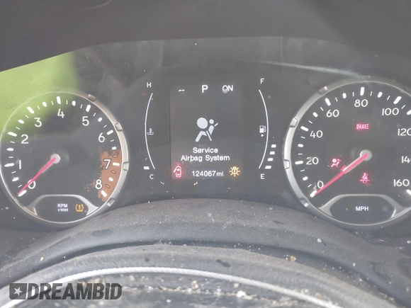 2018 Jeep Renegade Latitude with VIN ZACCJABB8JPJ55645, listed as a IAAI auction lot 42071695 with 124,067 mi miles. Bid and sale history available at carsss.com. Image 7.