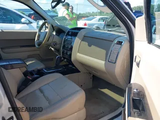 2011 Ford Escape Limited с VIN 1FMCU0E77BKB44834, выставлен на аукционе IAAI как лот 42662693 с пробегом 221 778 миль миль и . История ставок и продаж доступна на DreamBid. Изображение 5.