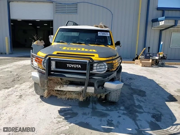 2007 Toyota FJ Cruiser with VIN JTEBU11F270097164, listed as a Copart auction lot 47588025 with 245,367 mi miles and Salvage Title. Bid and sale history available at carsss.com. Image 11.